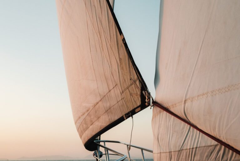 sailboat_1922x1288
